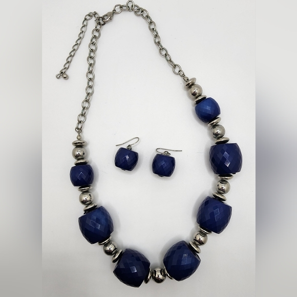 Cobalt Blue Diamond Cut Wood Bead Necklace with Matching Earings - Picture 2 of 4